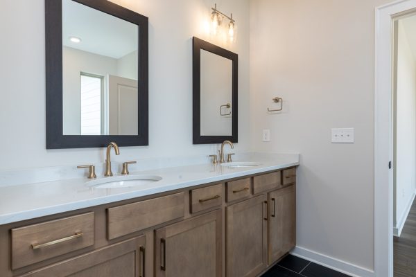primary br with bath and walk in closet-5